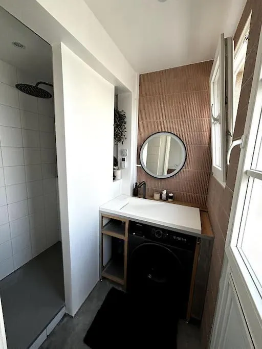 Superb Modern Apartment With Balconies 2P Paris
